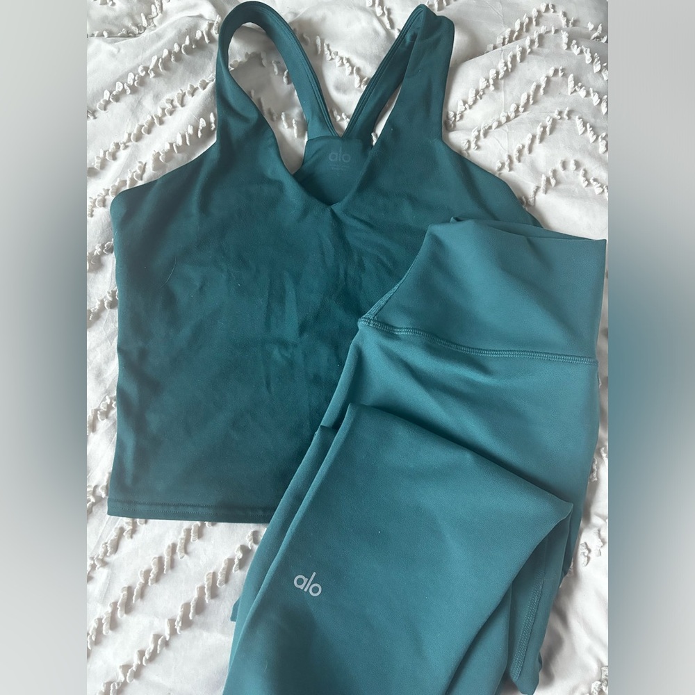 Green ALO Workout Set